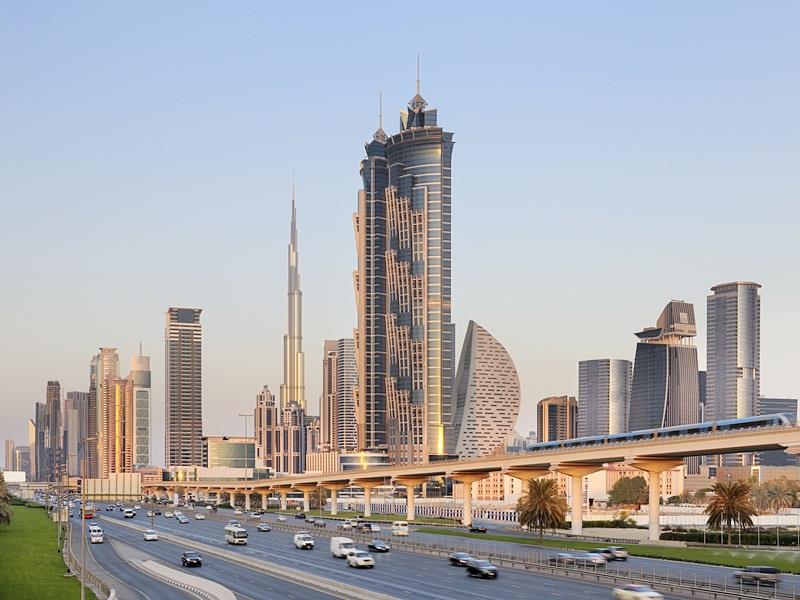 الإمارات تطبق ضريبة القيمة المضافة في يناير ٢٠١٨